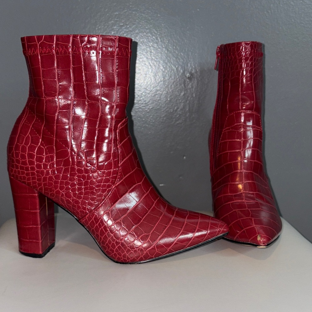 Catherine Malandrino Red Croc Embossed Ankle Boots | Size 6.5